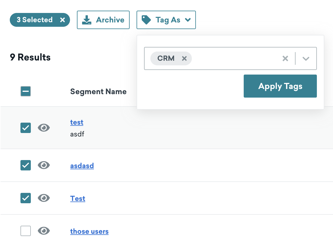 タグ名」ドロップダウンフィールドで「CRM」を選択し、複数のセグメントを選択した。